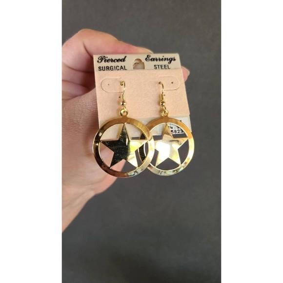 Vintage Star Dangling Earrings - Picture 4 of 10